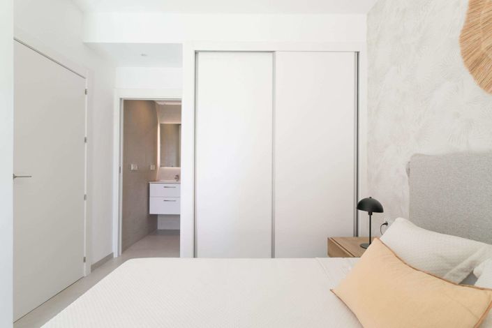 Image No.25-2 Bed Apartment for sale