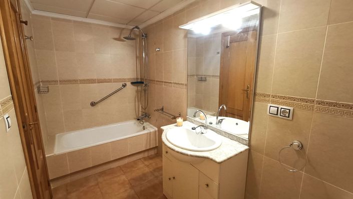 Image No.12-2 Bed Apartment for sale