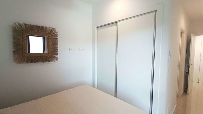 Image No.15-2 Bed Apartment for sale