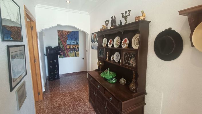 Image No.5-6 Bed Villa for sale