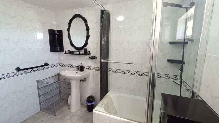 Image No.49-6 Bed Villa for sale