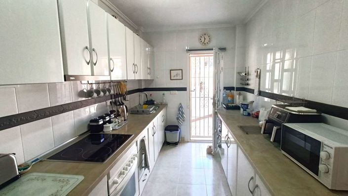 Image No.14-3 Bed Townhouse for sale