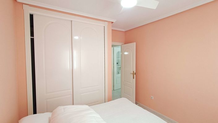 Image No.21-3 Bed Townhouse for sale