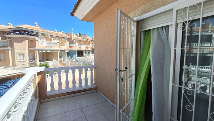 Image No.28-3 Bed Townhouse for sale