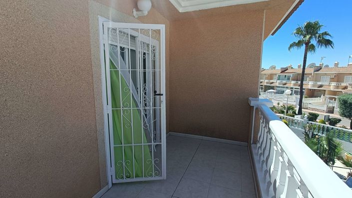Image No.29-3 Bed Townhouse for sale