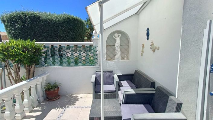 Image No.50-3 Bed Townhouse for sale