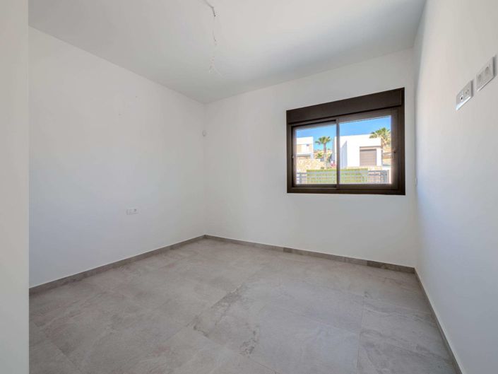 Image No.15-3 Bed Villa for sale
