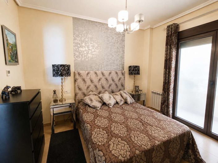 Image No.18-3 Bed Semi-Detached for sale