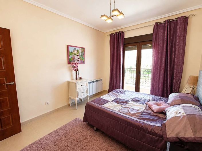 Image No.27-3 Bed Semi-Detached for sale