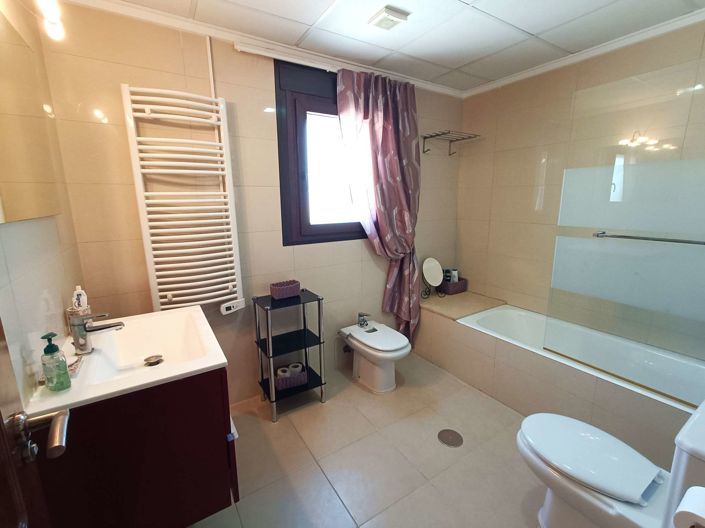 Image No.34-3 Bed Semi-Detached for sale