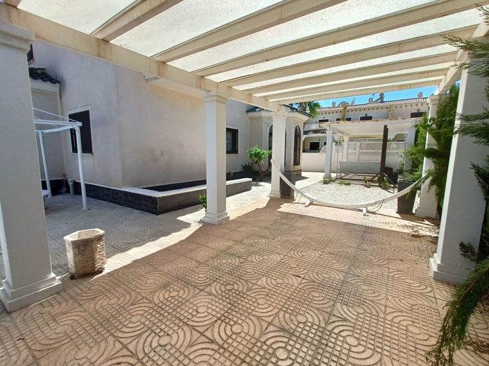 Image No.39-3 Bed Semi-Detached for sale