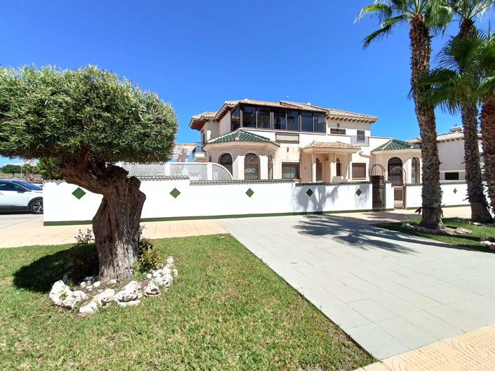 Image No.47-3 Bed Semi-Detached for sale
