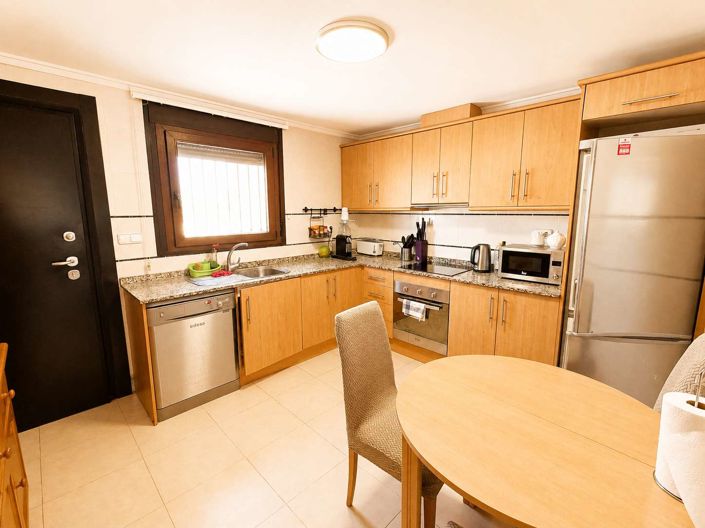 Image No.9-3 Bed Semi-Detached for sale