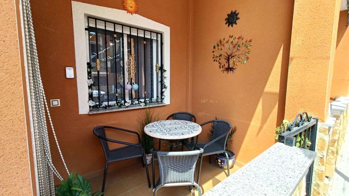 Image No.24-2 Bed Apartment for sale