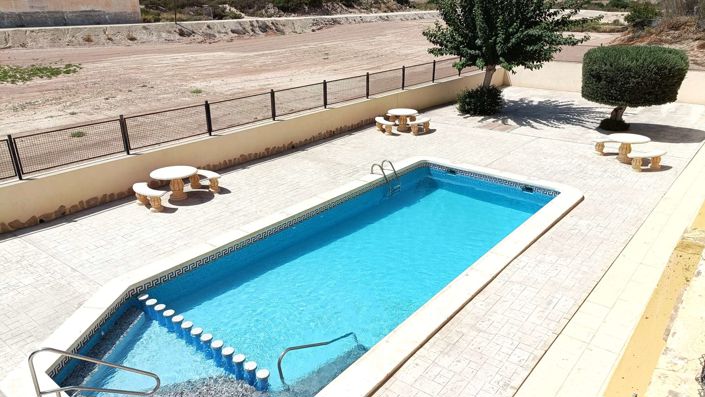 Image No.25-2 Bed Apartment for sale