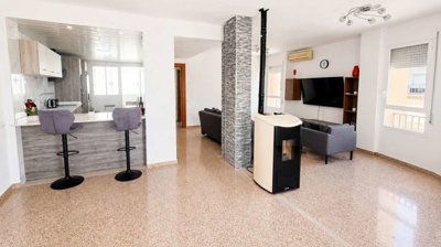 14308recentlyrenovatedapartmentintheheartofal