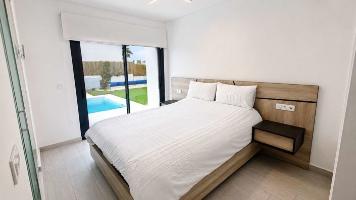 Image No.14-3 Bed Villa for sale