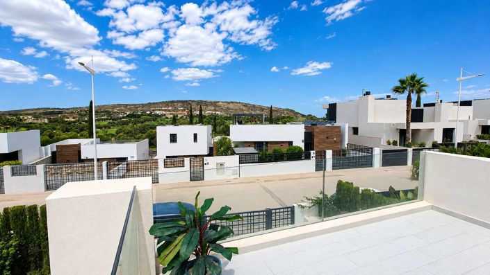 Image No.47-3 Bed Villa for sale