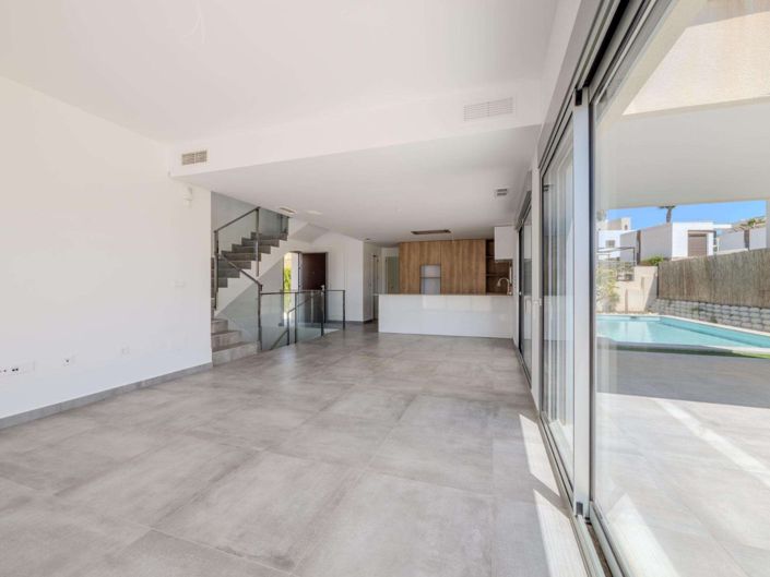 Image No.15-4 Bed Villa for sale