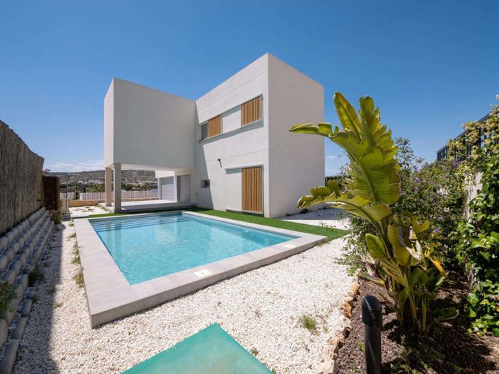 Image No.3-4 Bed Villa for sale