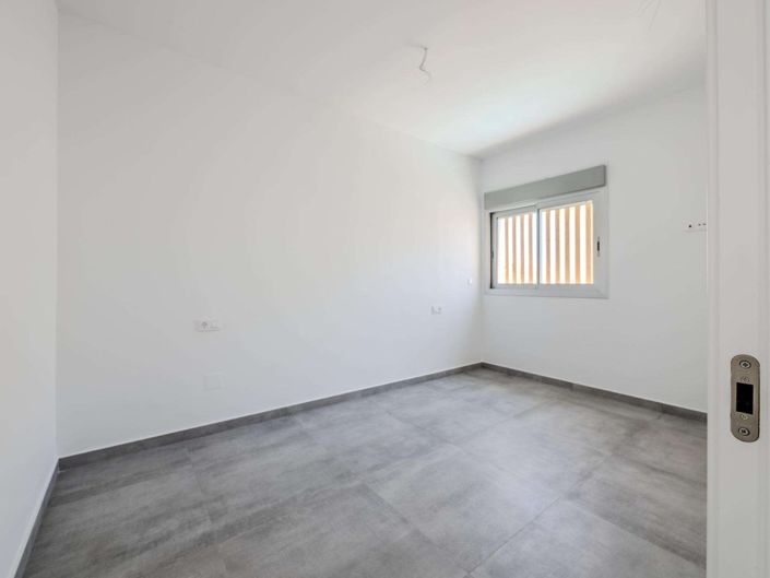 Image No.30-4 Bed Villa for sale