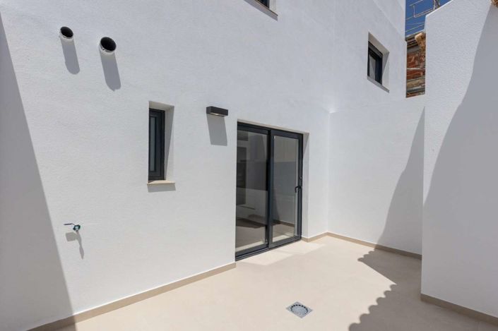 Image No.20-3 Bed Semi-Detached for sale