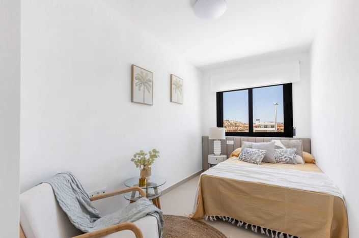 Image No.45-3 Bed Semi-Detached for sale