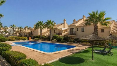 14400stunningrenovatedtownhousewithbeautifulg