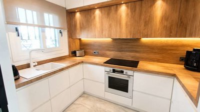 14400stunningrenovatedtownhousewithbeautifulg
