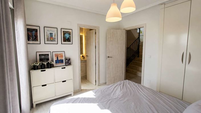 Image No.18-2 Bed Townhouse for sale