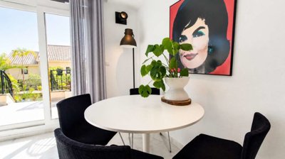 14400stunningrenovatedtownhousewithbeautifulg
