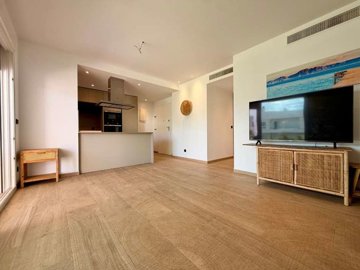 14497stylish2bedroomapartmentprivategardensat