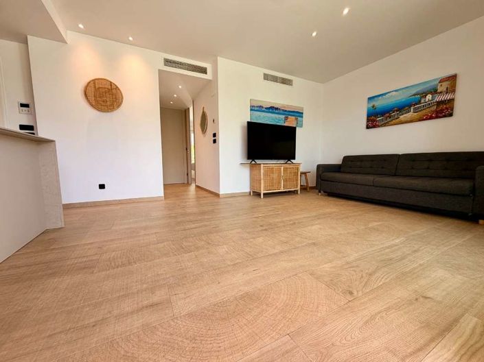 Image No.25-2 Bed Apartment for sale