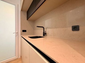 14497stylish2bedroomapartmentprivategardensat