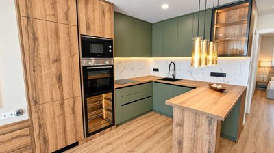 14581immaculatelyrenovatedapartment50mfromthe