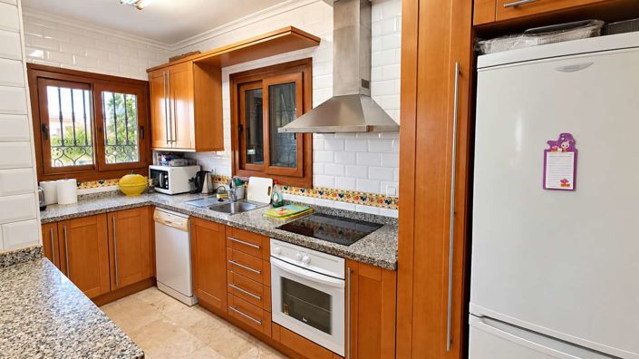 Image No.11-4 Bed Semi-Detached for sale
