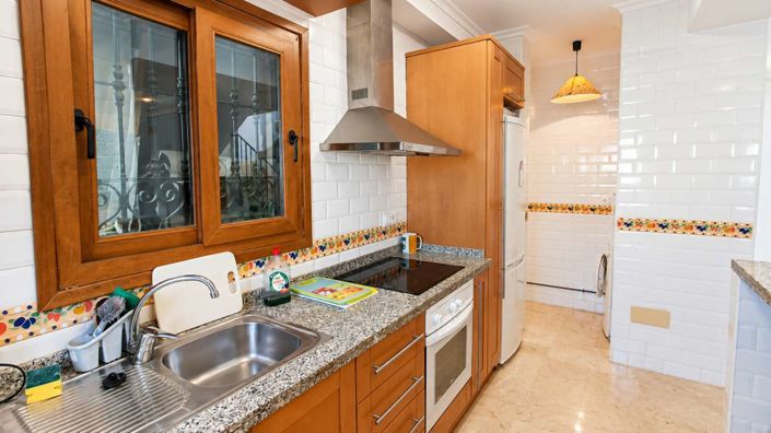 Image No.13-4 Bed Semi-Detached for sale
