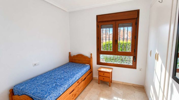 Image No.19-4 Bed Semi-Detached for sale