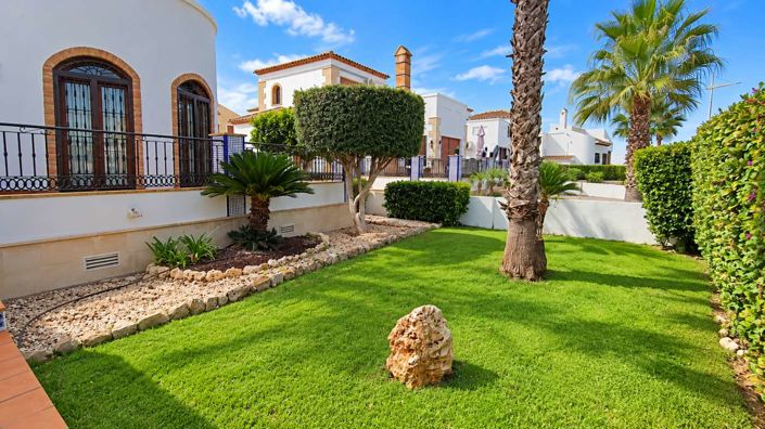 Image No.3-4 Bed Semi-Detached for sale