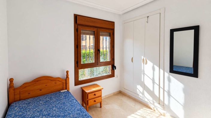 Image No.21-4 Bed Semi-Detached for sale