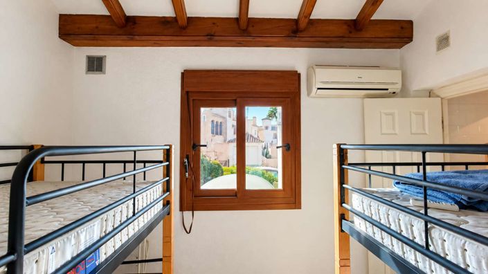 Image No.26-4 Bed Semi-Detached for sale