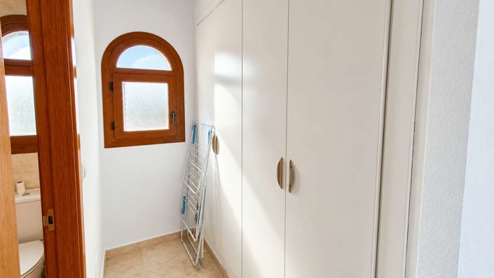 Image No.31-4 Bed Semi-Detached for sale