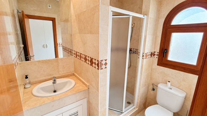 Image No.32-4 Bed Semi-Detached for sale