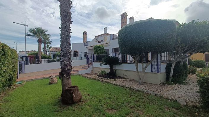 Image No.38-4 Bed Semi-Detached for sale