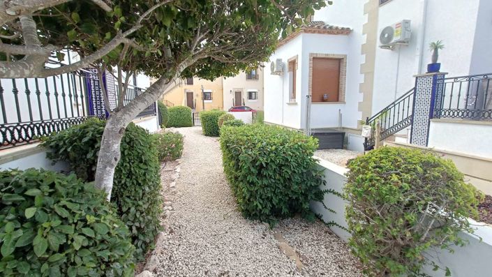 Image No.45-4 Bed Semi-Detached for sale