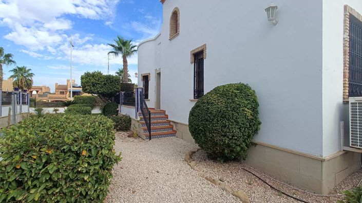 Image No.46-4 Bed Semi-Detached for sale