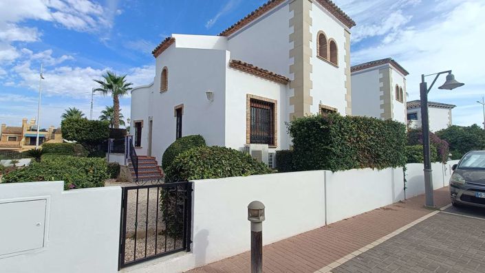 Image No.47-4 Bed Semi-Detached for sale