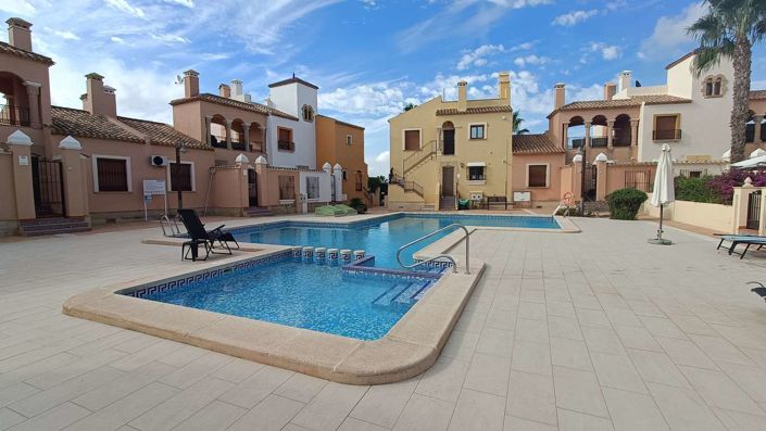 Image No.48-4 Bed Semi-Detached for sale