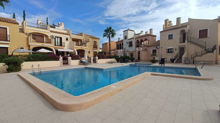 Image No.50-4 Bed Semi-Detached for sale