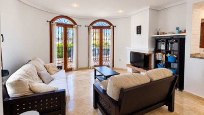 14644rare4bedroomsemidetachedvillawithlargega